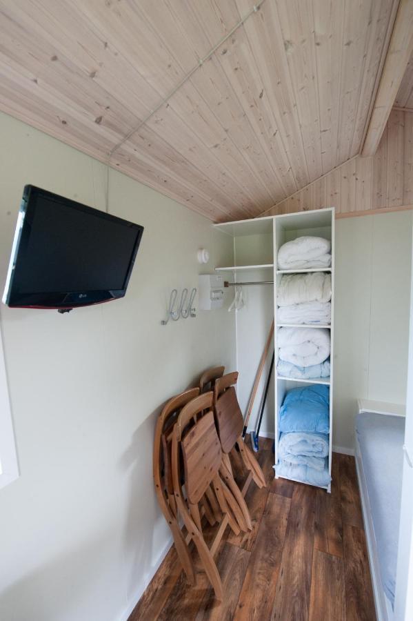Vesterlyng Camping And Cottages Follenslev Room photo